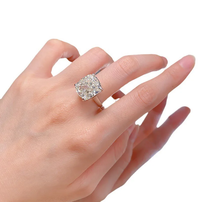 

Luxurious Large Diamond Copper Ring, Sparkling Square Imitation Diamond Wedding Ring - style Accessory