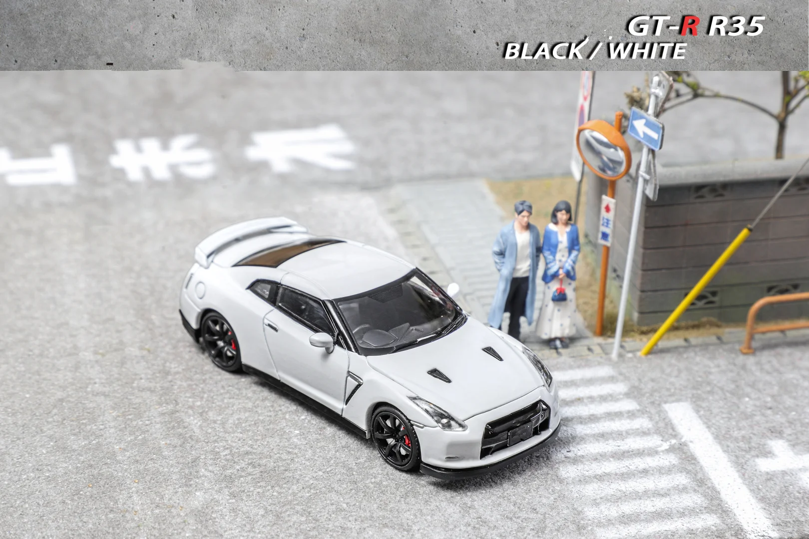 TEMPO MICRO 1:64 GTR R33/R35 Pintura Modelo de carro em liga Modelo de carro Coleção, exibição e presente