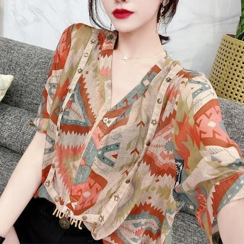 Large 2023 Summer New European Vintage Flower Short Sleeve Shirt Women's Button Rivet Loose Casual V-Neck Fashion Tops