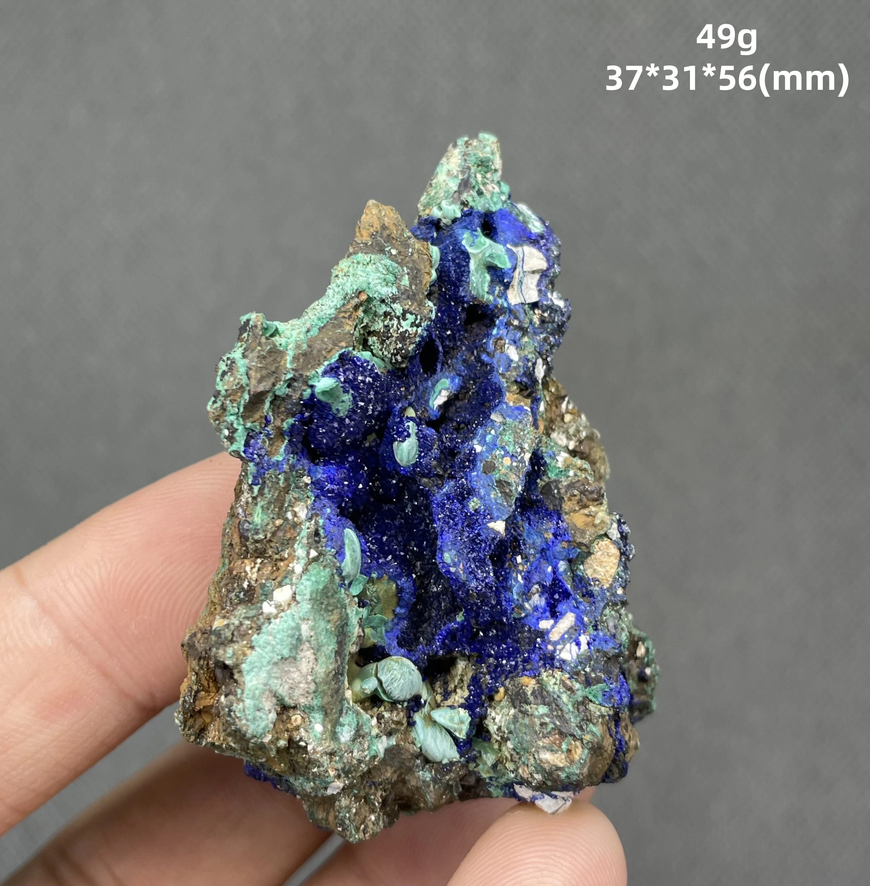 

Natural azurite and malachite symbiosis mineral crystal specimen healing quartz (crystals and stones Quartz crystal stones )