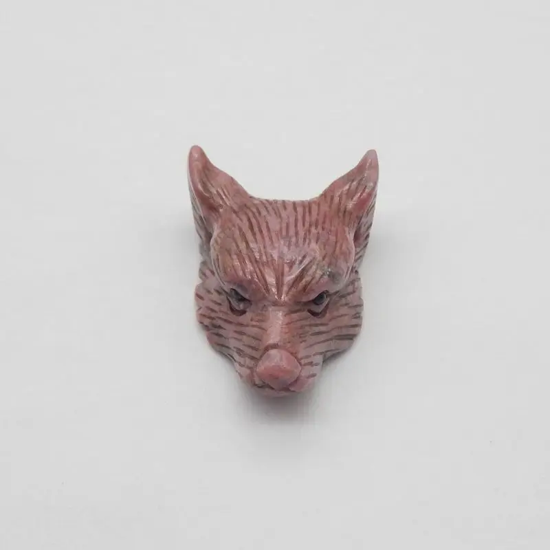 手彫りのピンク瑪瑙の狼の頭ペンダント、精巧な細工が施された天然宝石の彫刻