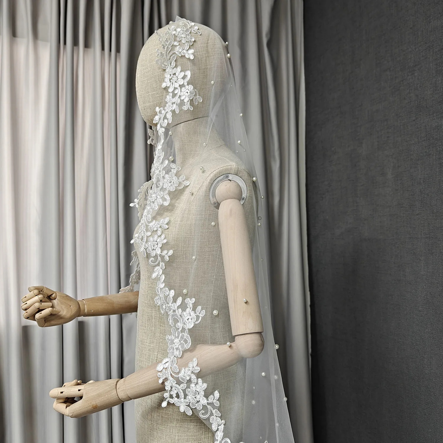 طرحة زفاف دانتيل مانتيلا مخصصة مع لؤلؤ، طرحة زفاف طويلة 2.5 م/3 م مع مشط مخفي، حجاب لؤلؤ أبيض/عاجي، B116