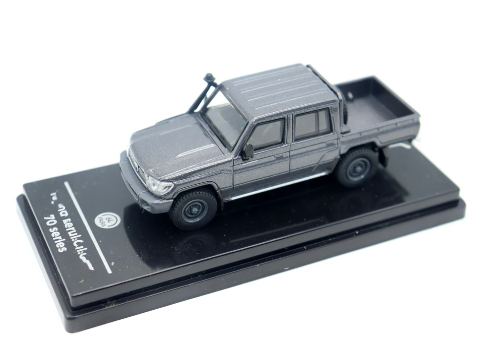 New Para64 1:64 Land Cruiser 70 Series Pickup Diecast Simulation Alloy Toy Car Model for Collection Gift