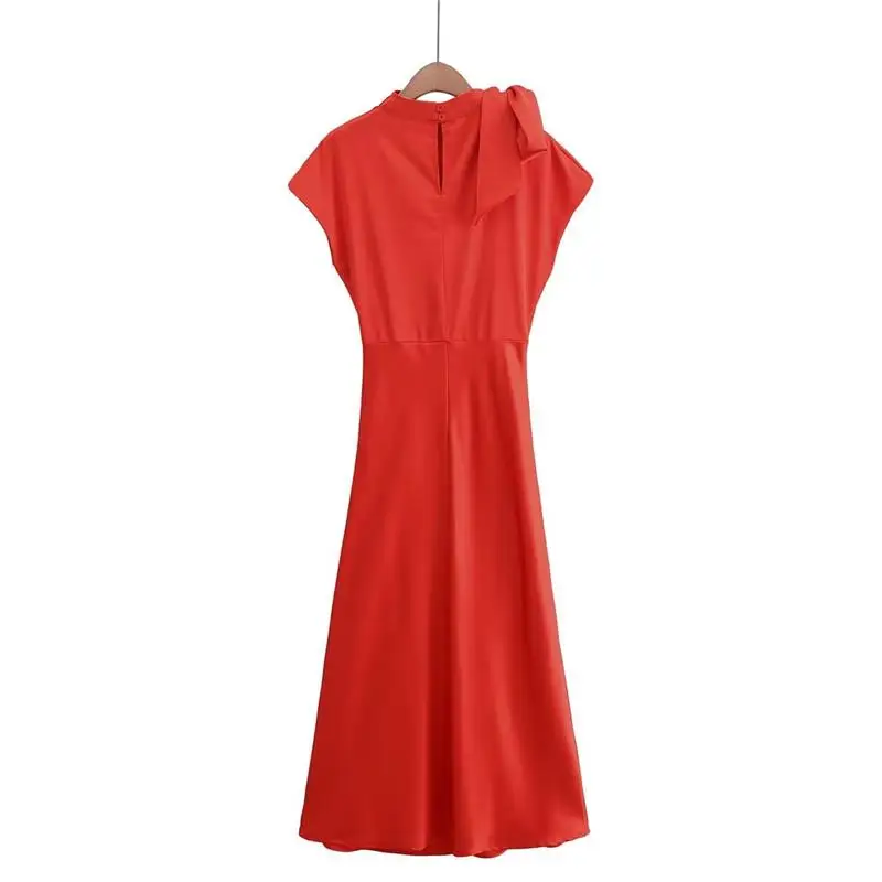 ชุดเดรสยาวทรงเอไลน์ผ้าซาตินเนื้อนุ่ม แฟชั่นฤดูหนาว 2024 สำหรับผู้หญิง ผ้าทีอะซิเตท เอวกลาง