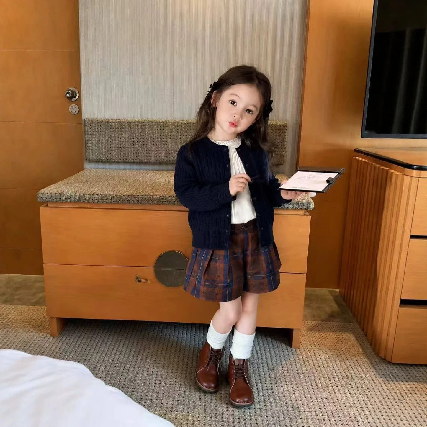 Girls Autumn Set 2026 New Childrens Lace Shirt Sweater Cardigan Plaid Casual Shorts