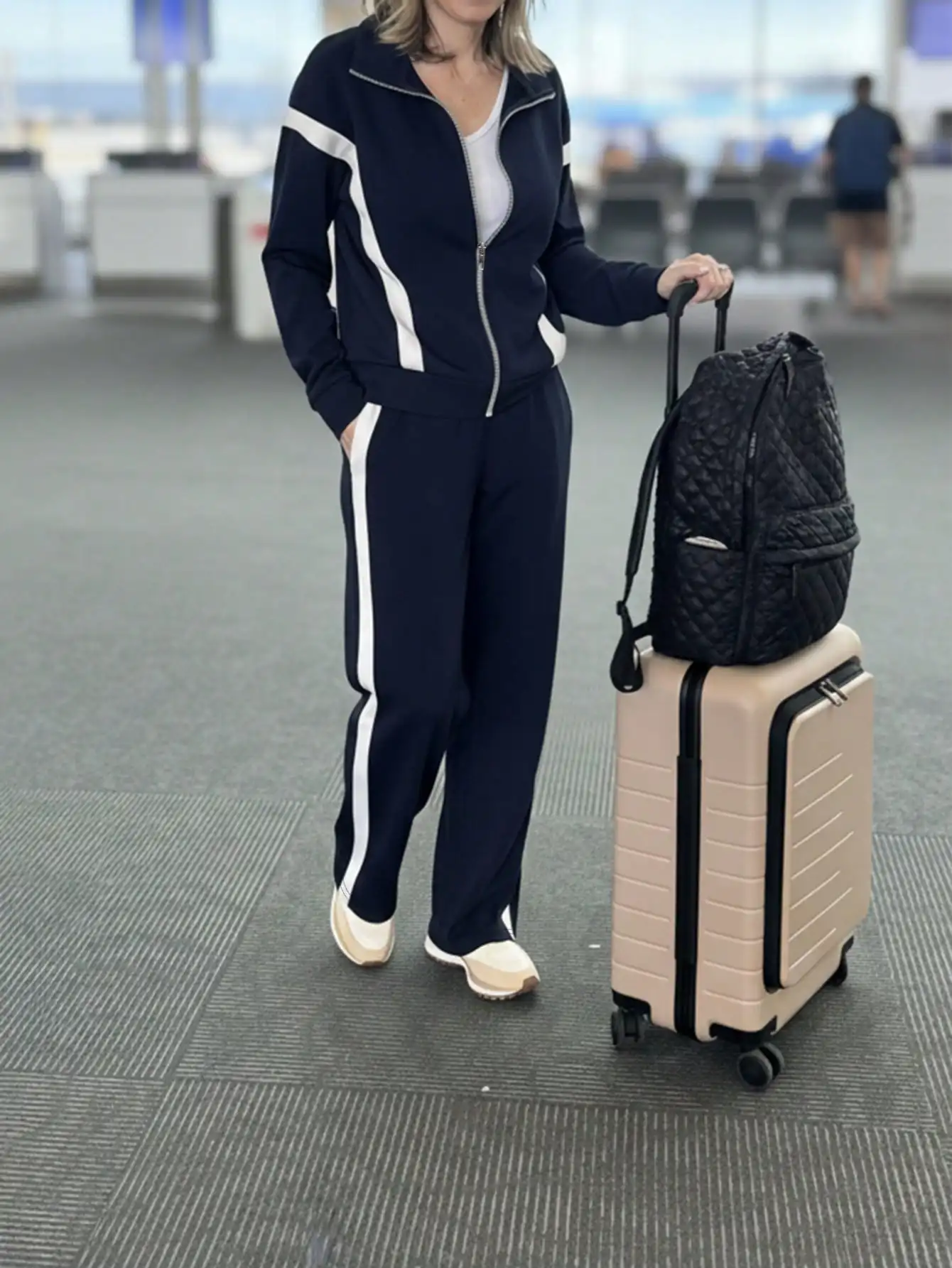 Casual style women's fashion commuter set Comfortable and loose stitching contrast long-sleeved jacket top + striped contrast straight trousers two-piece set