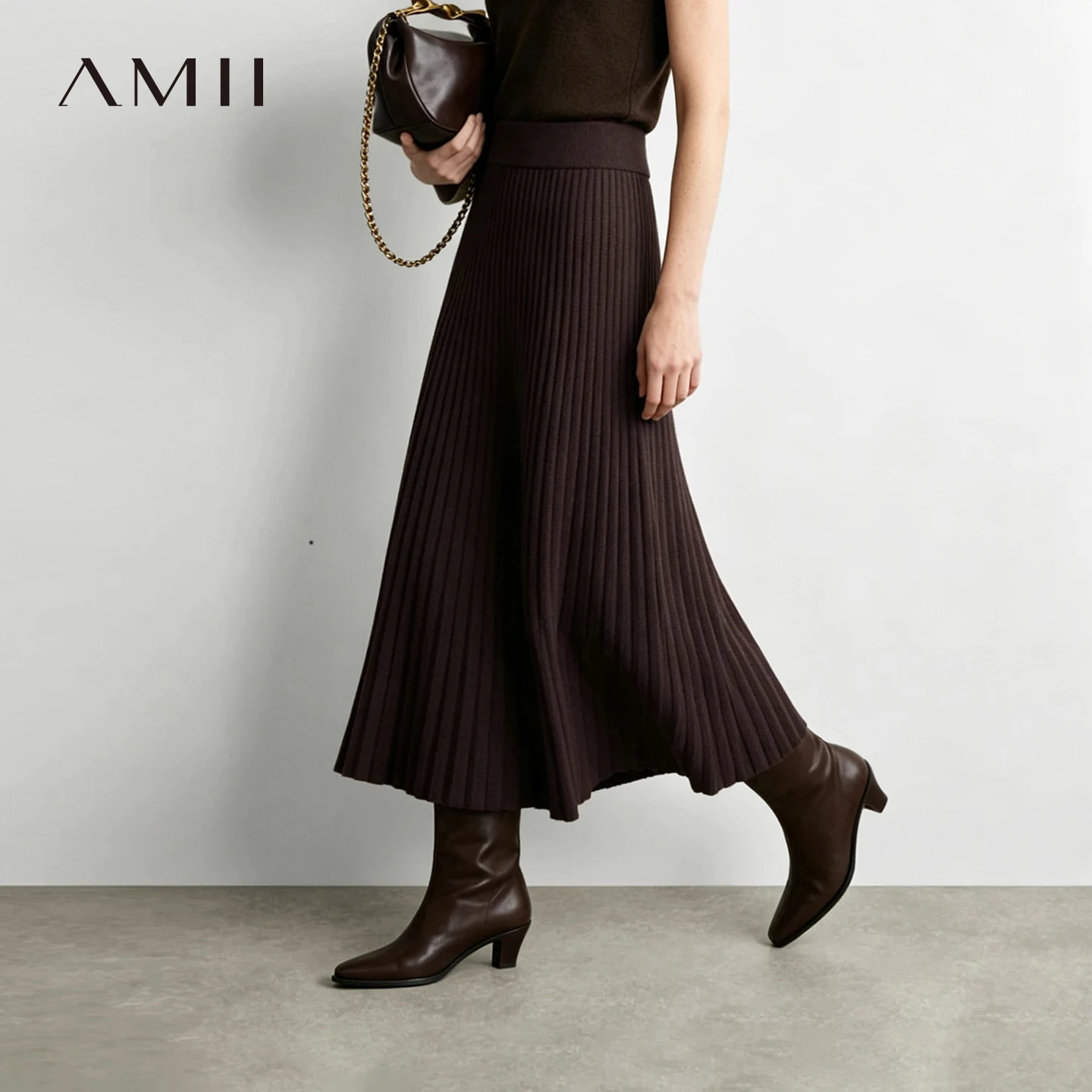Copolymer Line - Amii 2026 Falda Midi de Punto