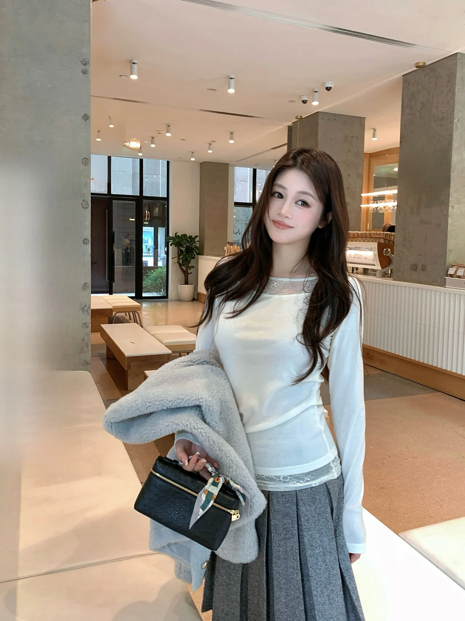 

AHY Miu Series Simple Wool Lace Paneling round Ne Slimming Base irt New Arrival Women's Faion Casual Long Sve...