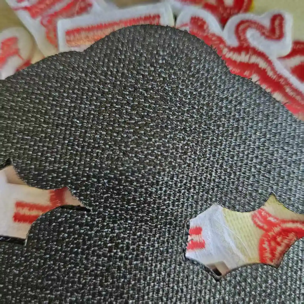 Customized Embroidery Red Patches for B-ull Motorcycle Applique Sticker Embroidered Badge Iron on Sew On Clothing Hat Bag Jeans