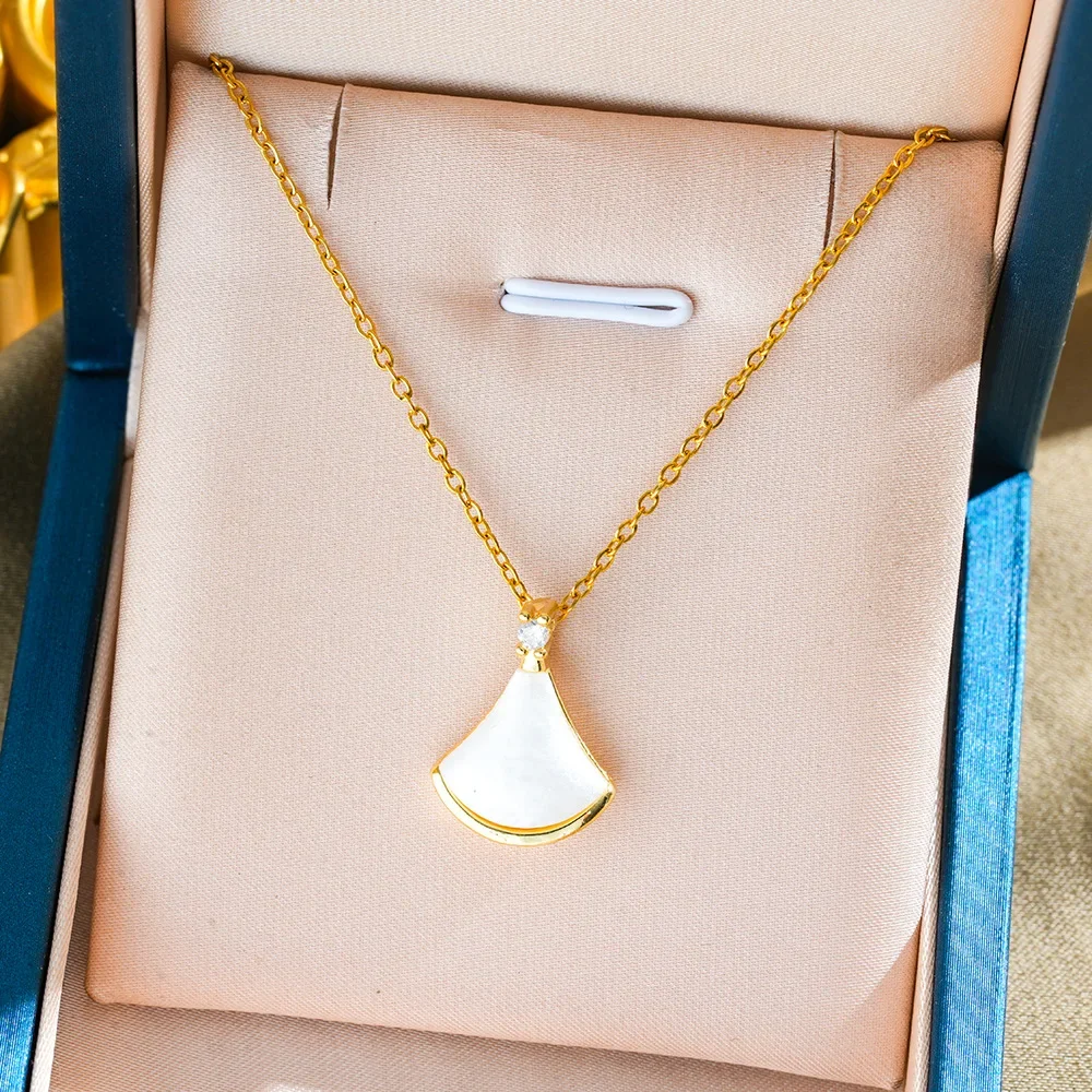 

Versatile and high-end, light luxury women's collarbone chain fan-shaped dress, titanium steel necklace