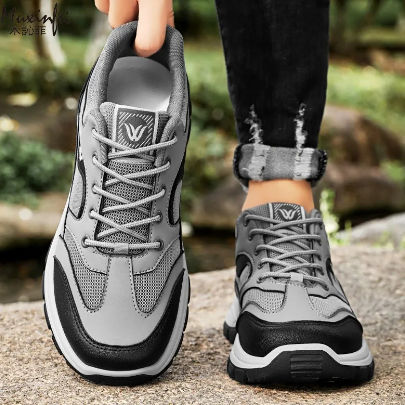 حذاء رجالي خريفي جديد كاجوال ومتعدد الاستخدامات للرياضات الخارجية مع نعال ناعمة عصرية وأشرطة عمل مريحة