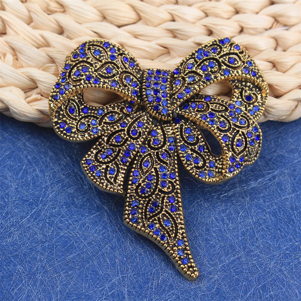 1 x Rhinestone Baroque Bow Design Ladies Brooch，Suit Coat Clothing Accessories，Holiday Party Couple Gift Pins,Charming Match