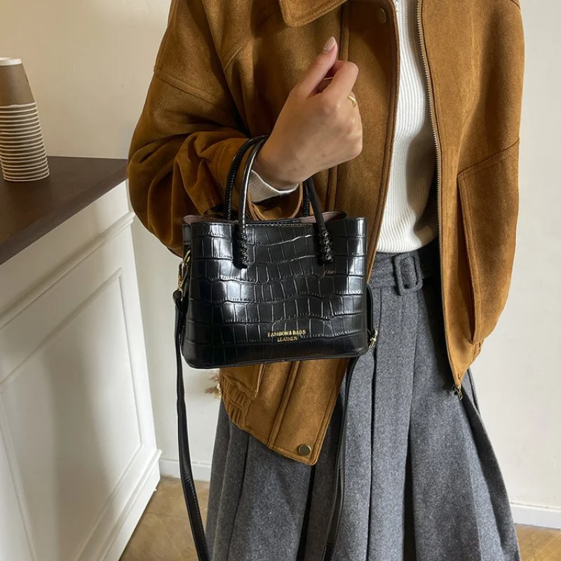 

Deluxe Ladies Handbag Made Of Galaxy-Printed Leather Boasting Trendy Honduras Vintage Commuter Spacious Style