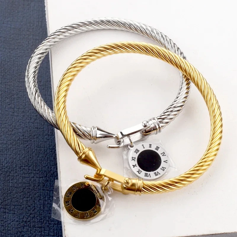 Black shell women\'s bracelet stainless steel jewelry women\'s bracelet fashionable jewelry accessories free of shipping