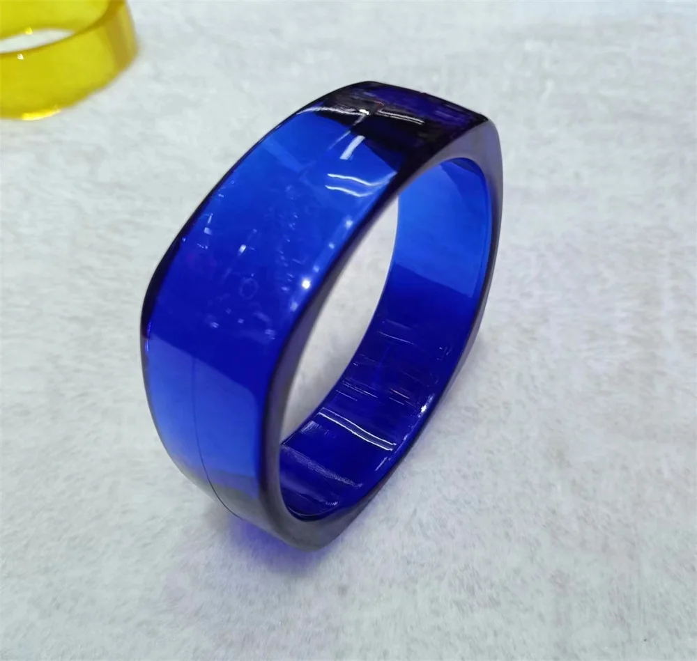 Vintage Acrylic Cuff Fashion Bangles for Women New Trendy multicolour Wide Geometric Resin Simple Bracelets Charm Jewelry