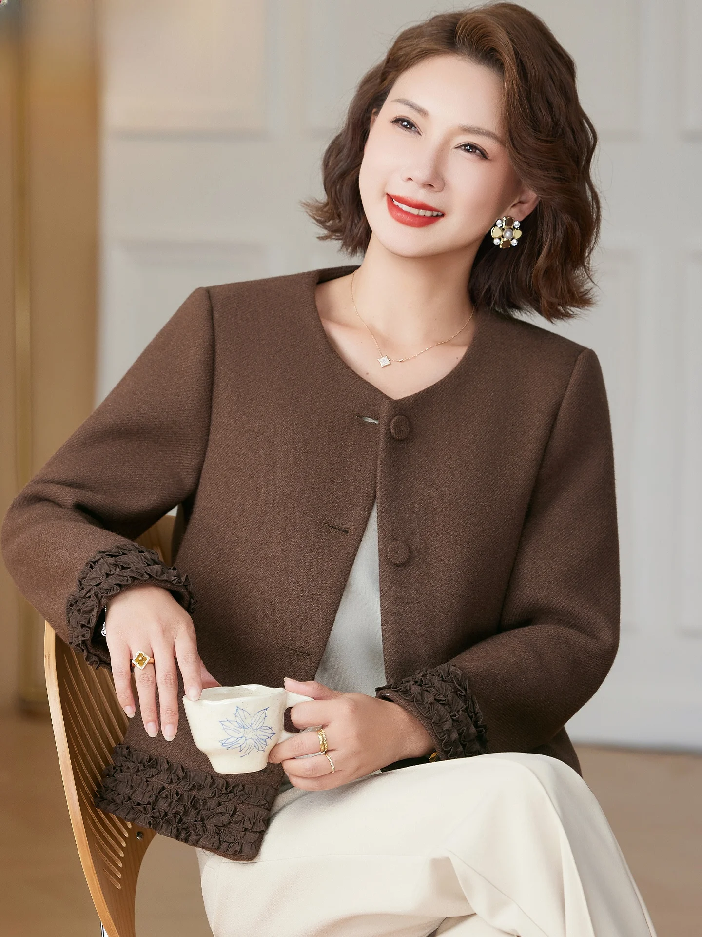 

Модное короткое шерстяное пальто для женщин старше 40 лет, весенне-осеннее, дышащее, теплое, из смесового полиэстера, в корейском стиле, кардиган