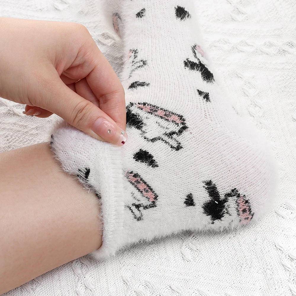 1-5Pairs Cartoon Cow Milk Plush Socks Warm Coral Velvet Sock Autumn Winter Plush Fleece Thicken Women Floor Middle Tube Stocking