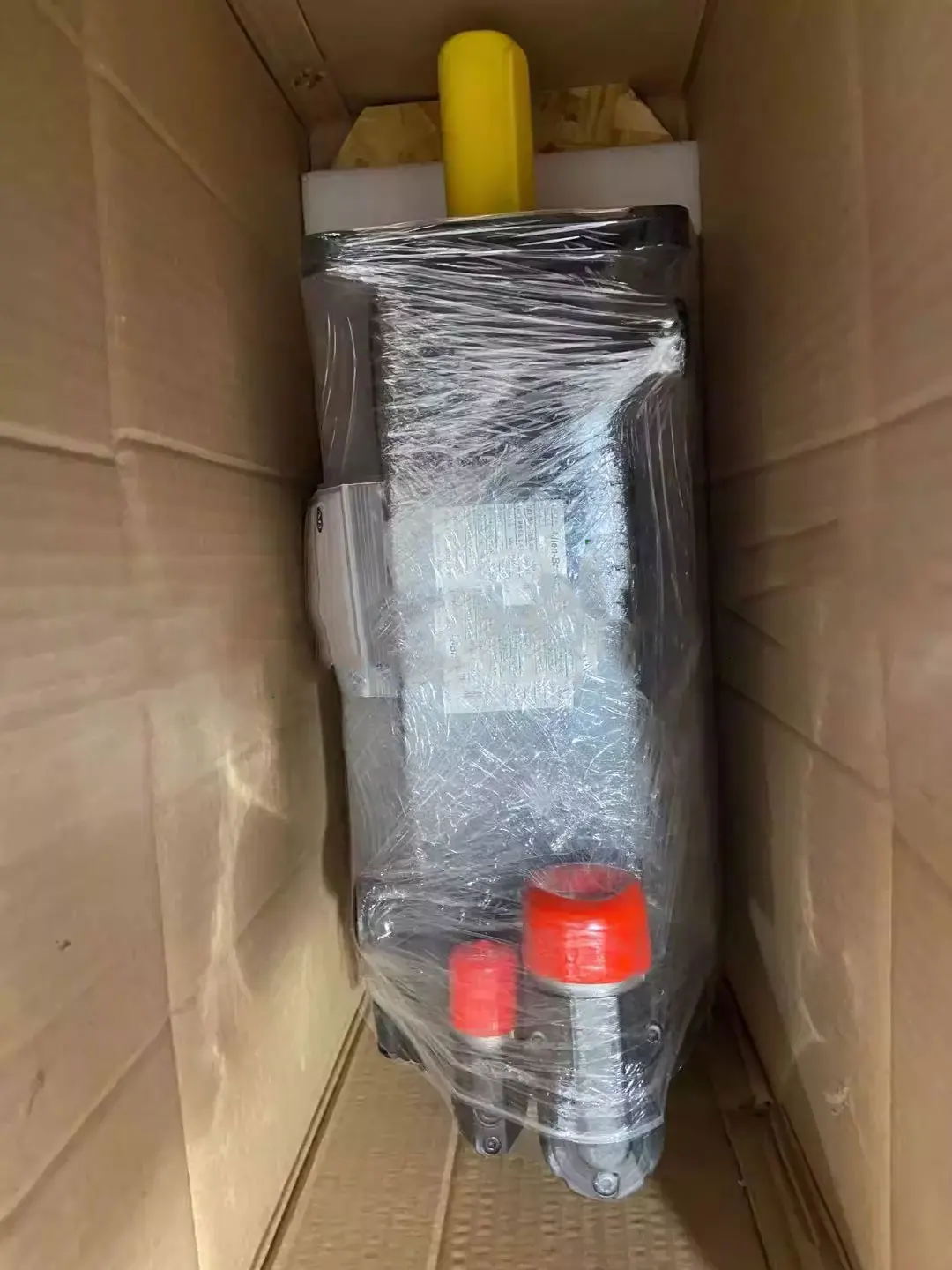 جديد تمامًا ، ضمان لمدة سنة واحدة