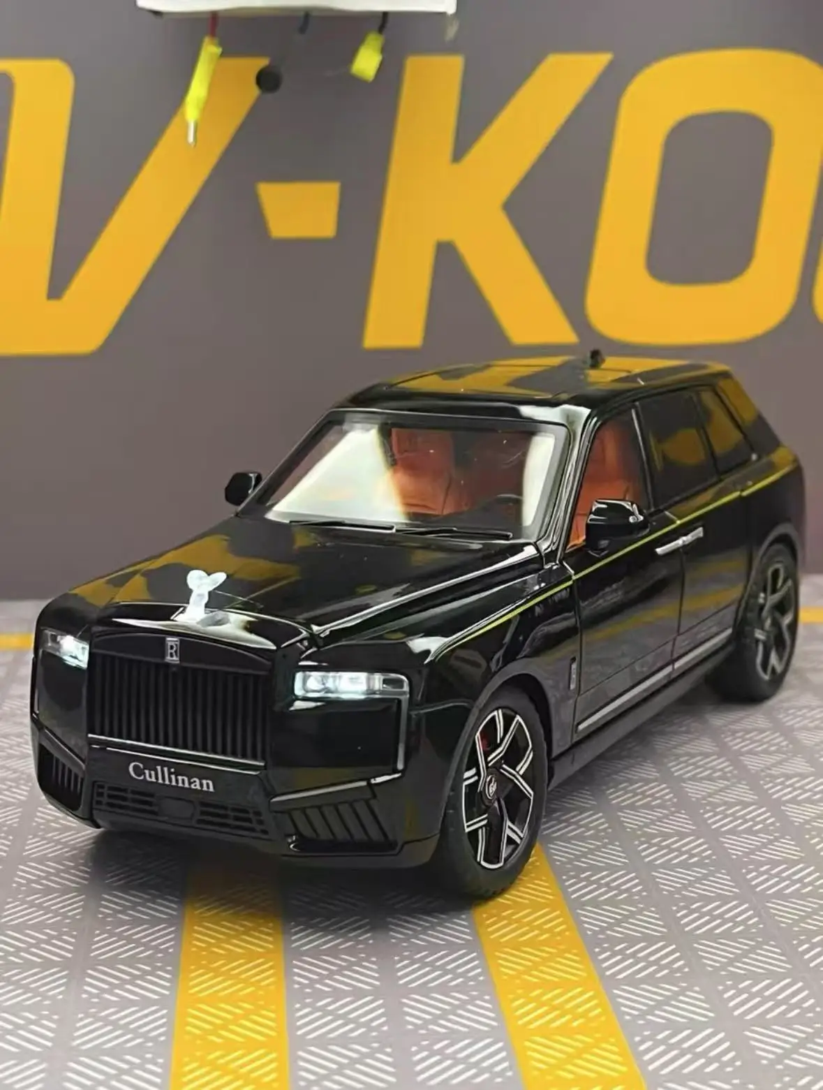 1:24 رولز رويس كولينان نموذج سيارة محاكاة سبيكة SUV الصبي سيارات لعبة جمع هدية مزخرفة #1