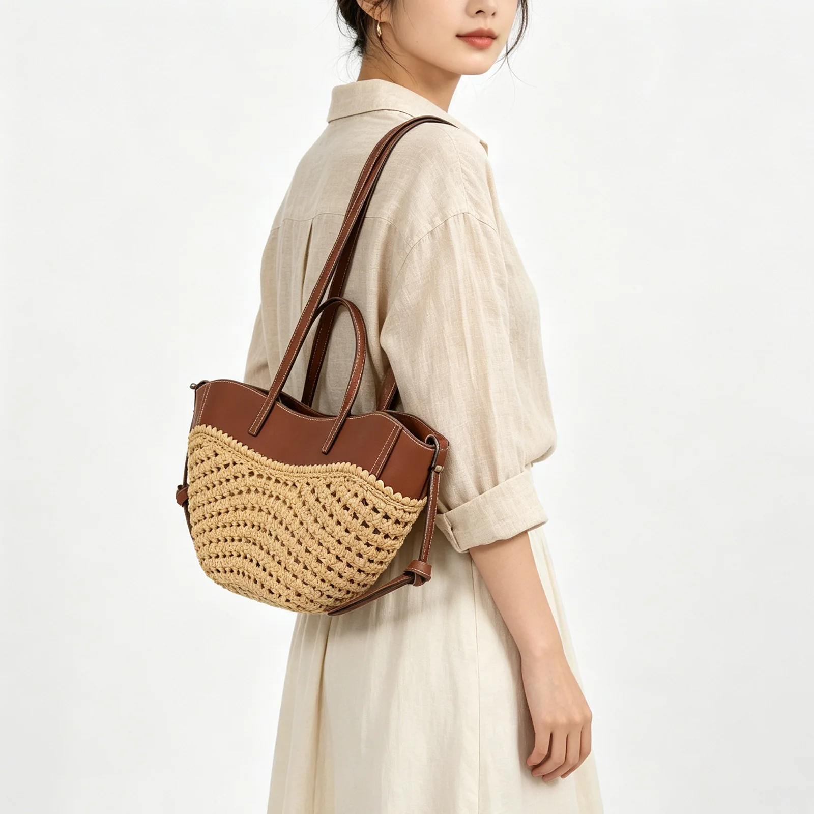 Women's Seaside Vacation Large Capacity Tote Bag Grass Woven Wing Single Shoulder Cowhide Splicing Handbag for Casual Use view 2