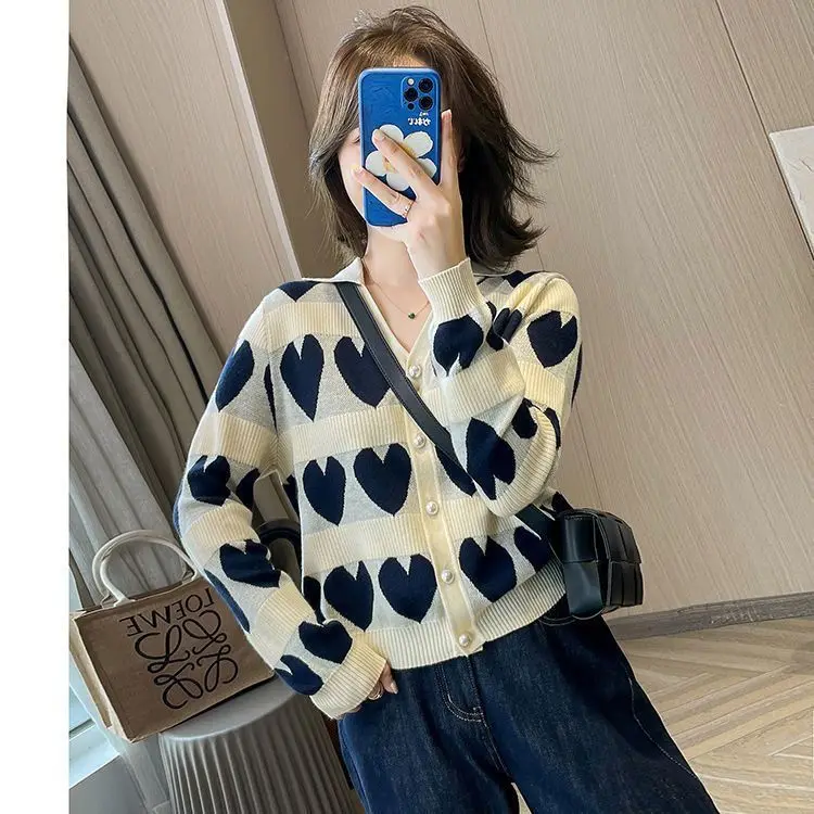 Vintage หลวม Love V คอถักเสื้อสเวตเตอร์ถักผู้หญิงฤดูใบไม้ร่วงหวานปุ่มเสื้อแขนยาวแฟชั่น All-match เสื้อถัก Tops