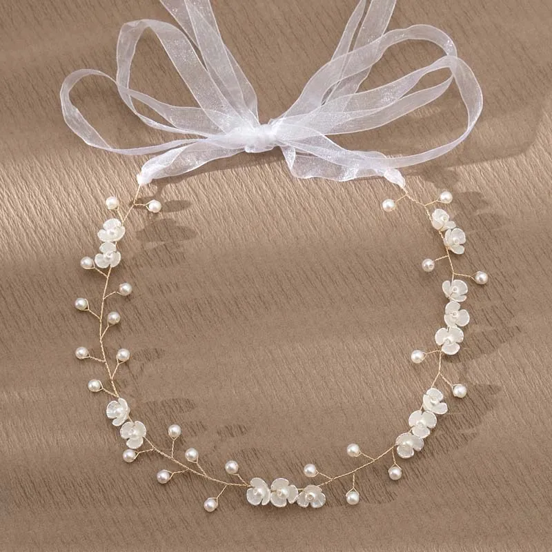 Elegancki kwiatowy wieniec z pereł opaska na głowę akcesoria do sukni ślubnej dla panny młodej girlanda nakrycie głowy opaska do włosów panny młodej biżuteria ślubna z winorośli