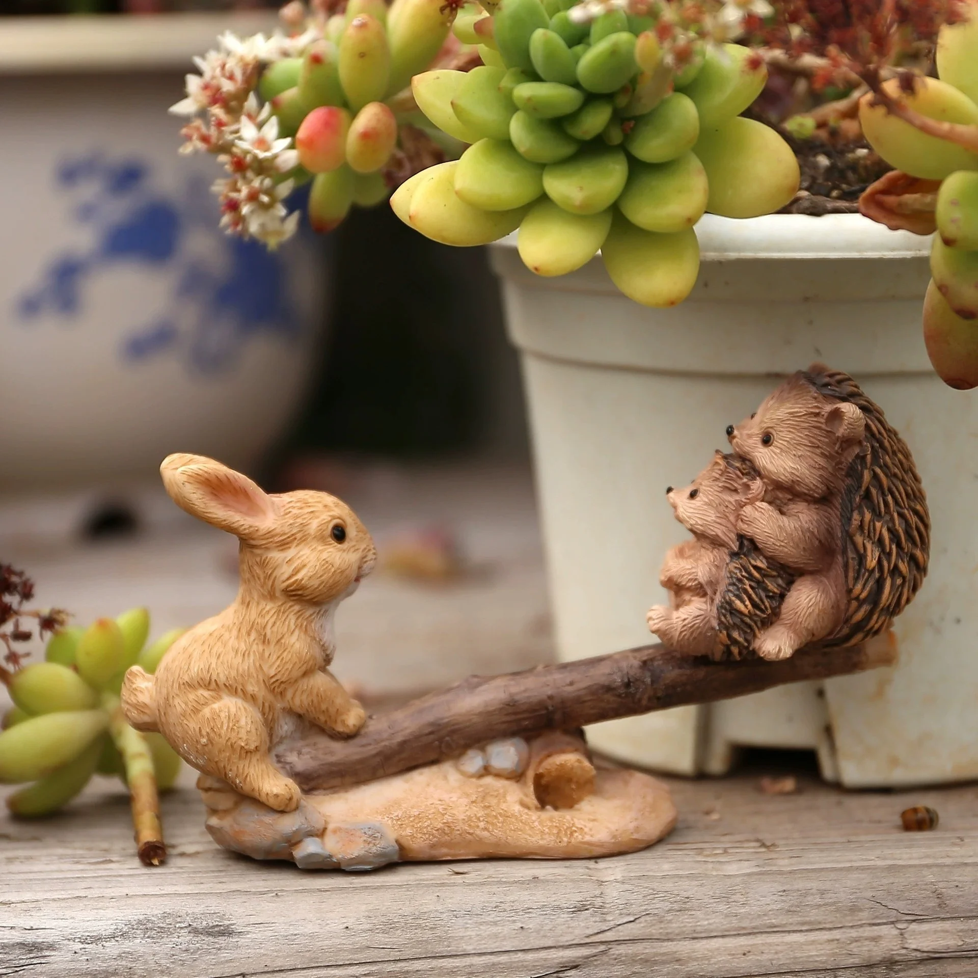 Cute Rabbit And Hedgehog Seesaw Figurine Pastoral Theme Resin Crafts Animals Succulent Flower Pot Ornament For Garden Decoration