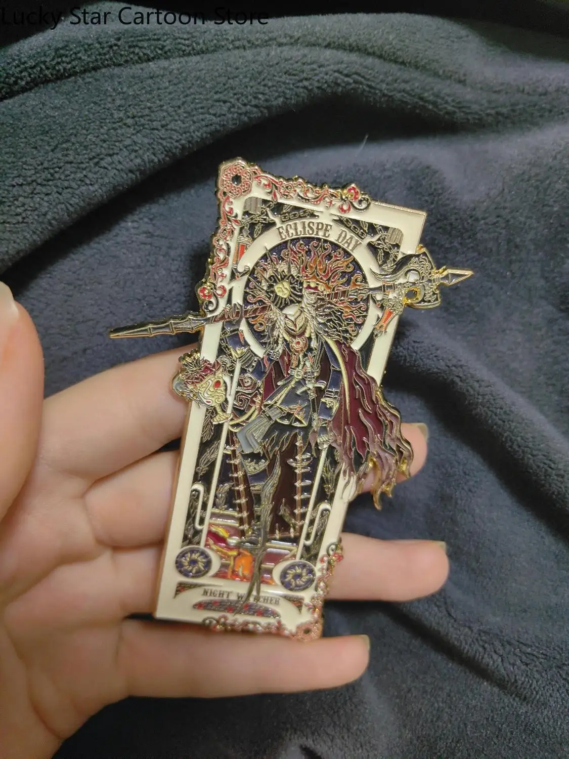 لعبة الهوية الخامس غريس Ithaqua Mydei Anaxa بطاقة معدنية المرجعية شارة دبابيس جمع أنيمي تذكارية هدية عيد ميلاد تأثيري