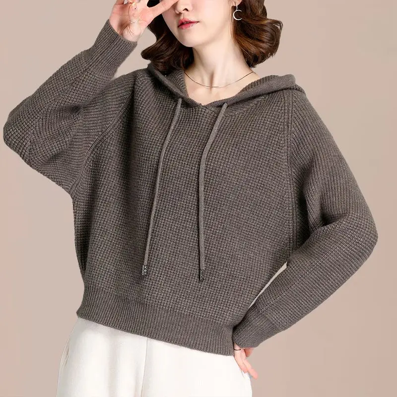 

Autumn and Winter Women's Pullover Hooded Drawstring Solid Screw Thread Bat Sleeve Sweater Knitted Sweater Sweater Casual Tops