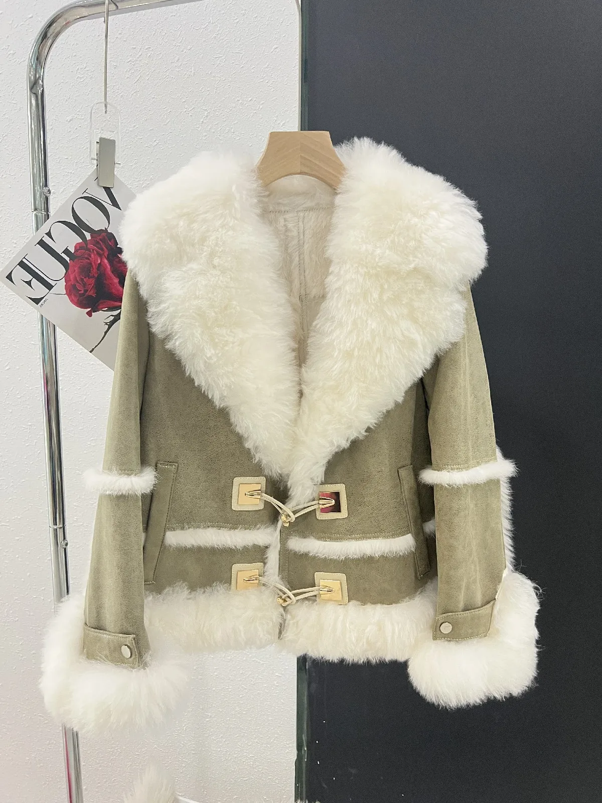 

Winter New Haining Real Fur Coat Rabbit Fur One Piece Women's Short Lamb Hair Suit Collar 2023