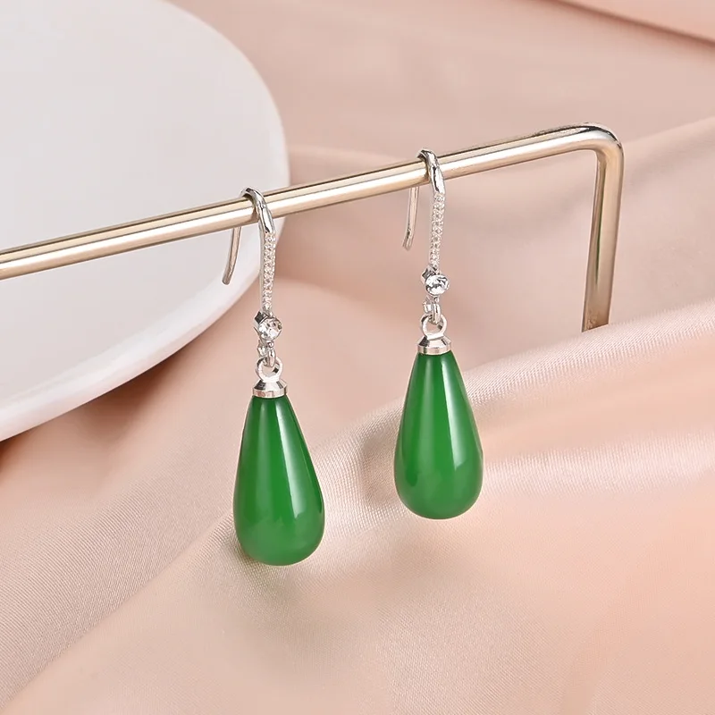 2024 Elegant and Fashionable Women\'s Water Drop Imitation Pearl Earrings Red and White Round Oval Wedding Jewelry Birthday Gifts