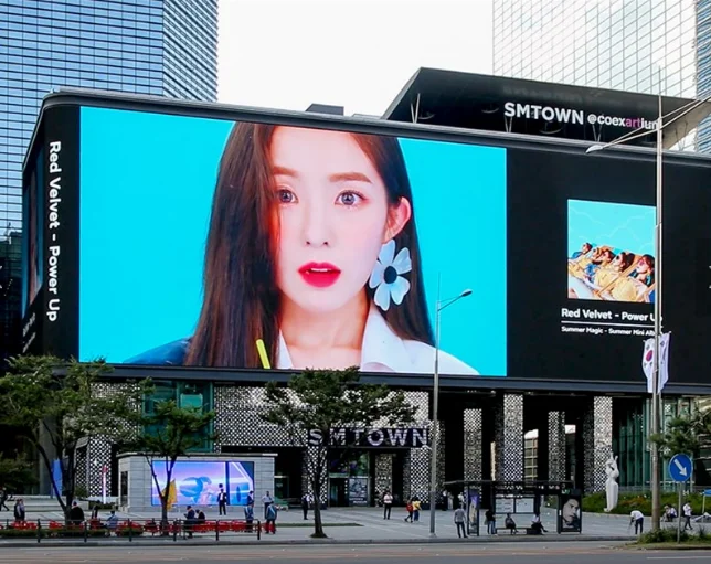 Kommerzielle Werbung, LED-Bildschirm, IP65, wasserdicht, 7680 Hz, Aktualisierungsrate, feste Installation, LED-Anzeige für den Außenbereich