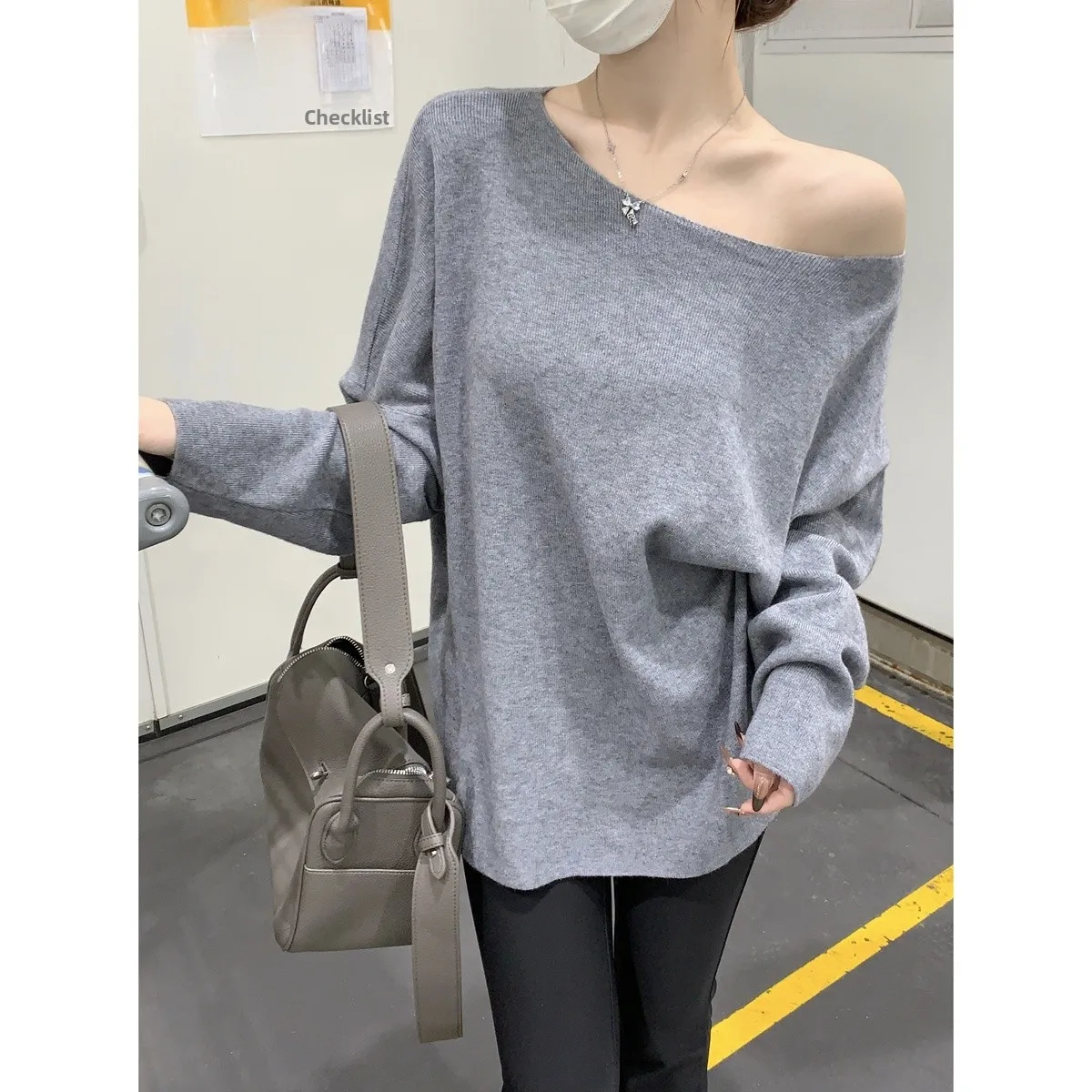 

Korean Sle Loose One-oulder Andy Fce Sweater Women's Spring New Ele Inner Wear Knitted Top Faionable Commute