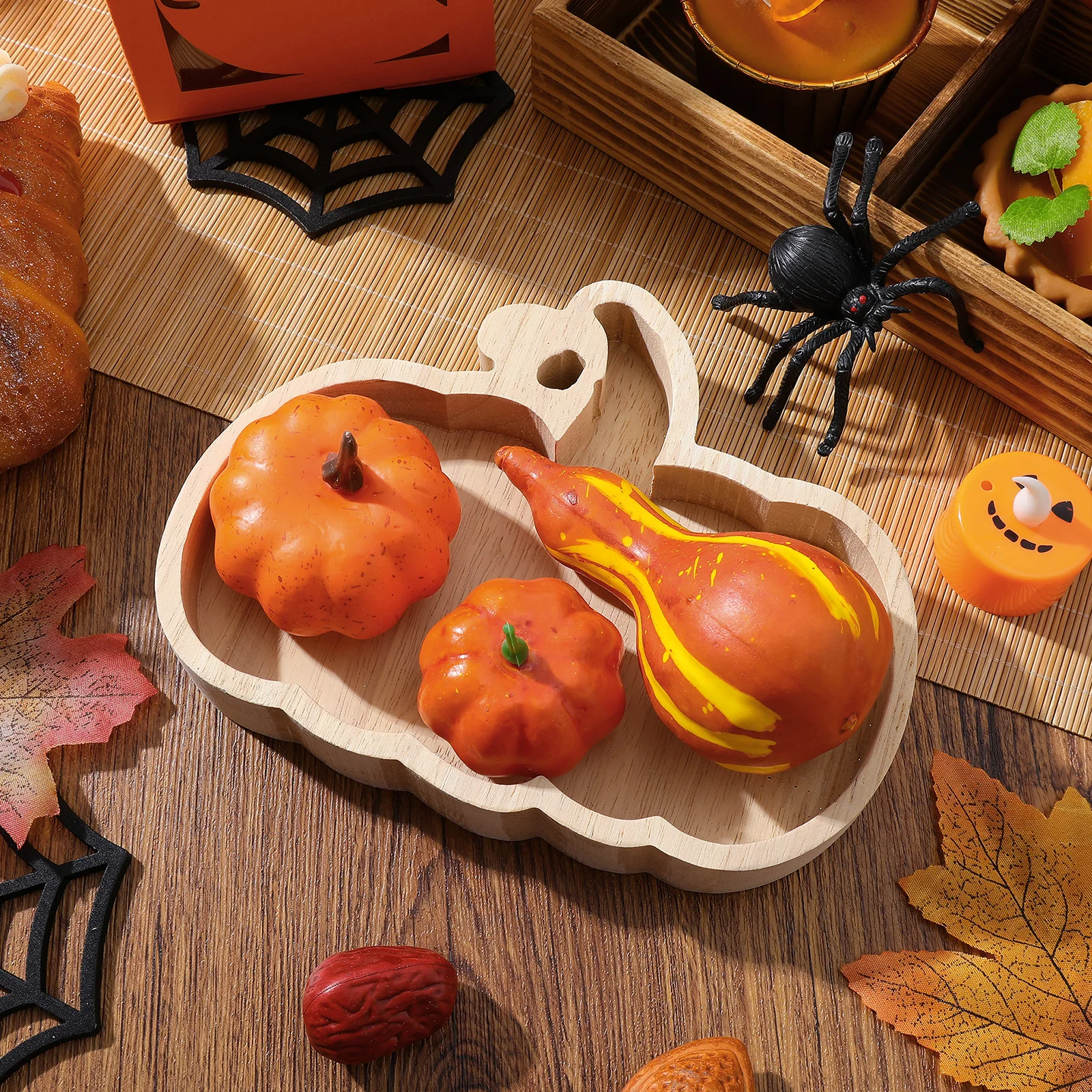

1pcs Pumpkin Shaped Wood Serving Tray Halloween Dessert Fruit Plate Decorative Kitchen Storage Tray For Party Snacks Cake