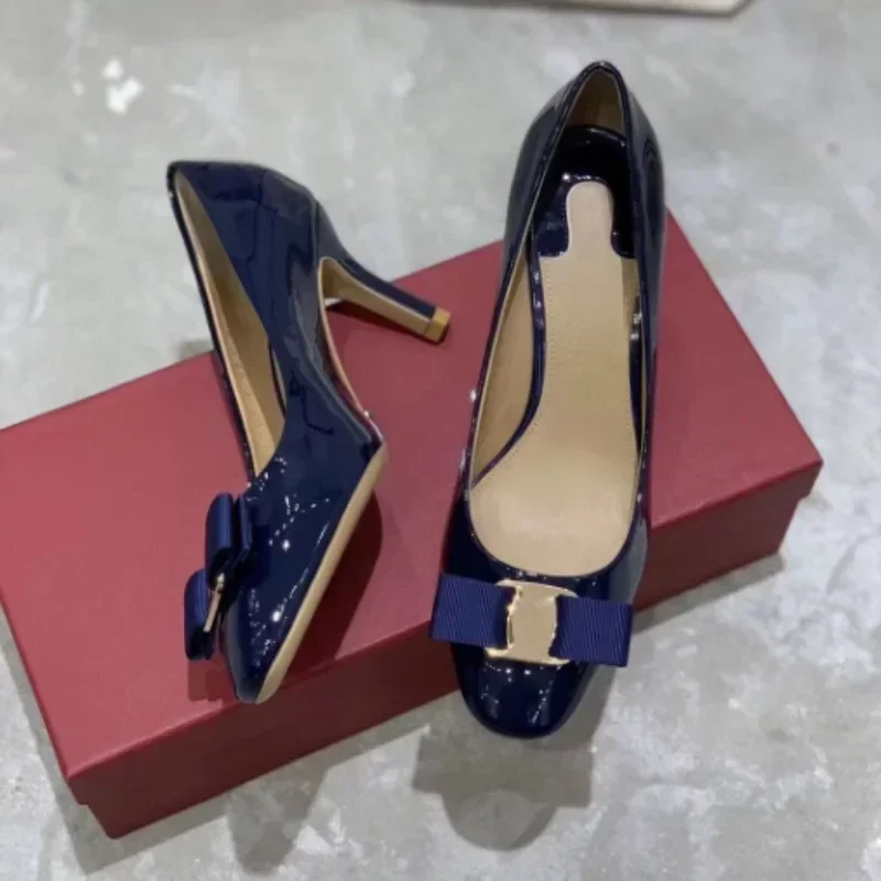 2024 New Round Head Bow Fabric Buckle Middle Heel Low Heel Lacquer Leather Solid Color Shining Comfortable Single Shoe Women