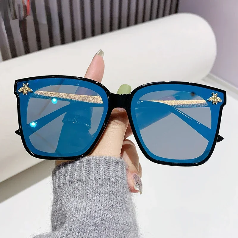 2024 New Small Square Sunglasses Women Men Luxury Brand Bee Sun Glasses Ladies Special Eyewear UV400 Girls Oculos De Sol Gafas