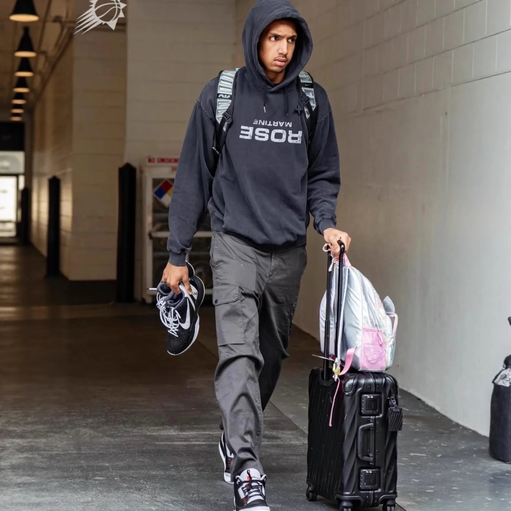 

Martine Rose slogan letter reversed LOGO hoodie with water-washed and distressed design, with a hood. Casual streetwear brand