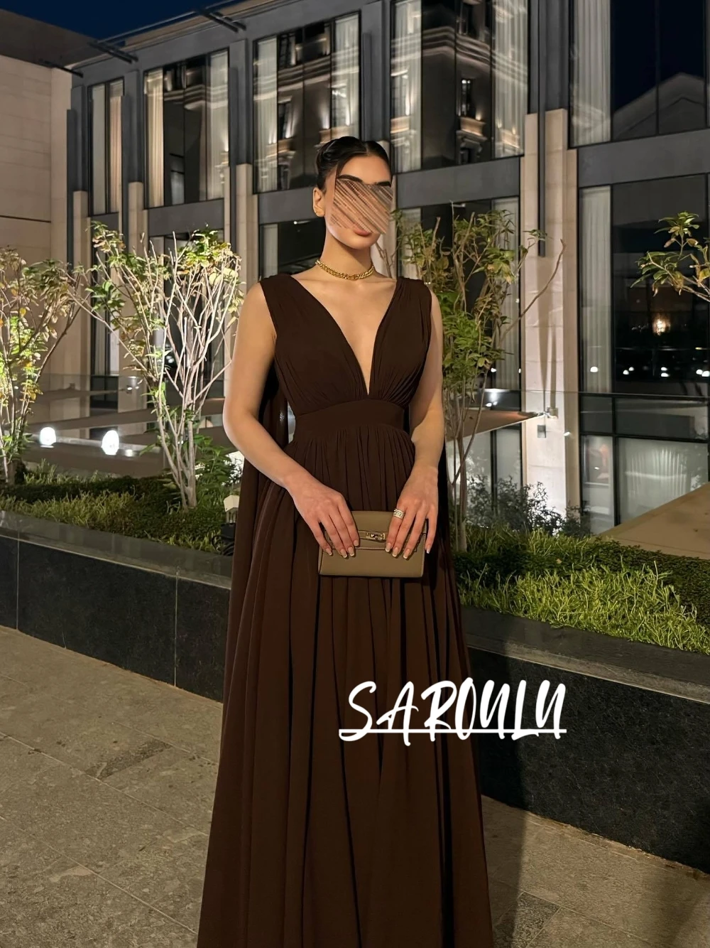

Backless Coffee Flowing Evening Dress Sexy Plunge Neckline Abaya Prom Gown Modern A Line Hot Sale Gala Party Formal Wear