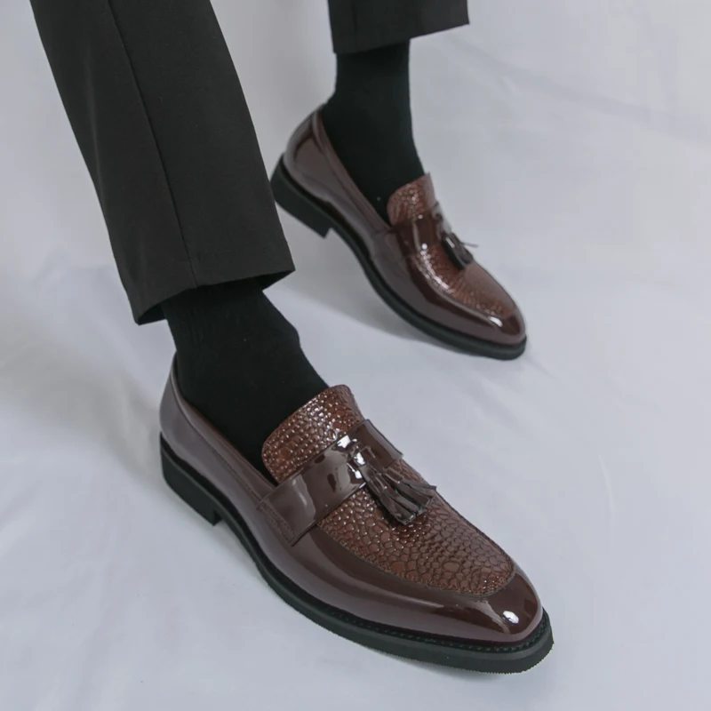 

Men's classic loafers Comfortable and casual retro style Office business or work 38-46 Outdoor street leather shoes Slip on