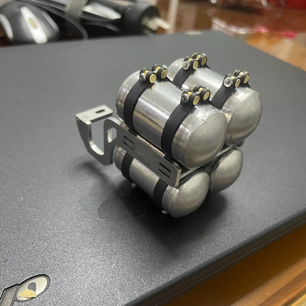 

Украшение с четырьмя бензобаками из нержавеющей стали для 1/14 Tamiya RC Самосвал SCANIA 770S VOLVO 750 Mercedes-Benz ACTROS 3363 MAN Запчасти