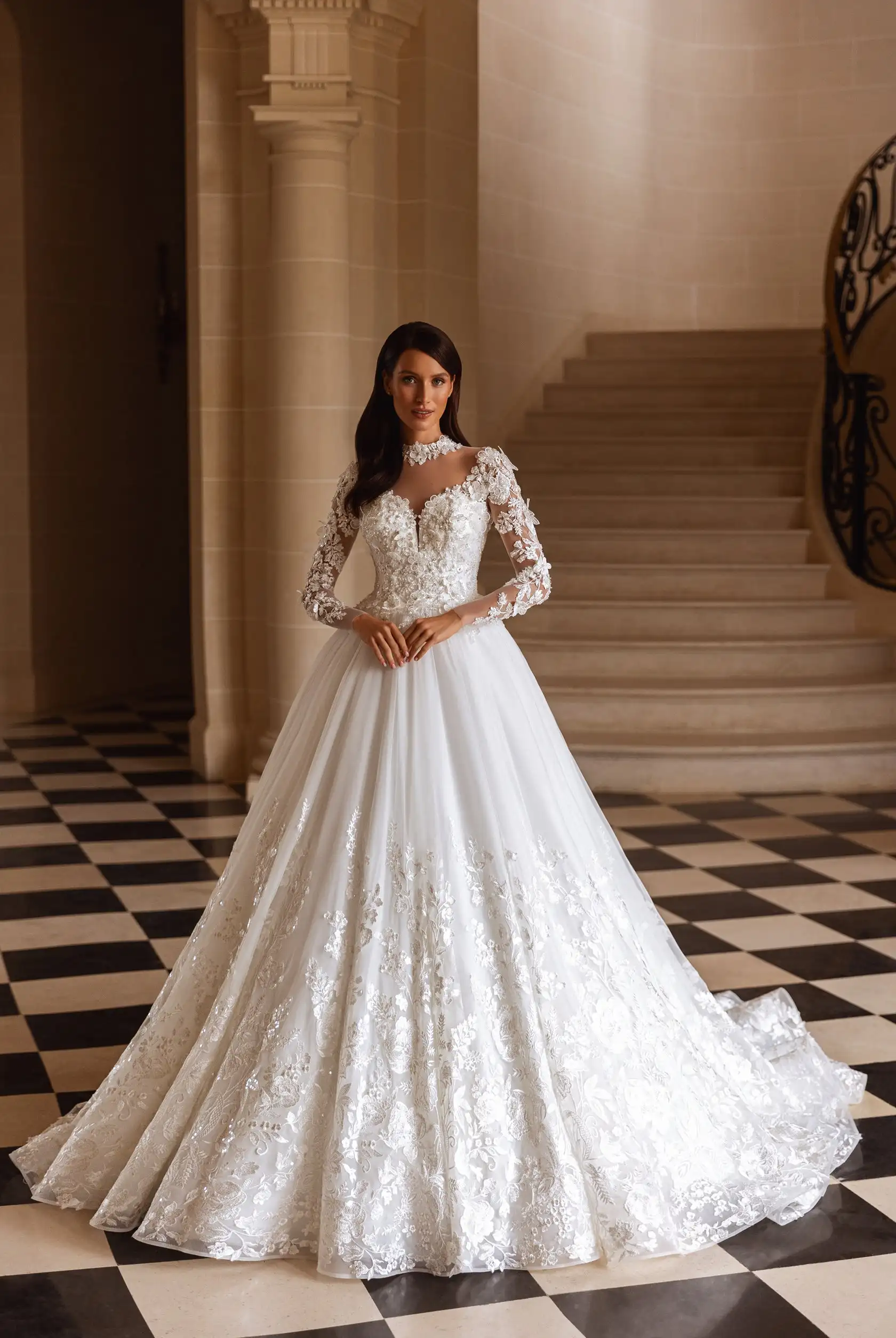 Vintage Lace Princess Bridal Ball Dress Beaded Shining A-line Wedding Dress Long Sleeve Ivory Dubai Wedding Dress Custom