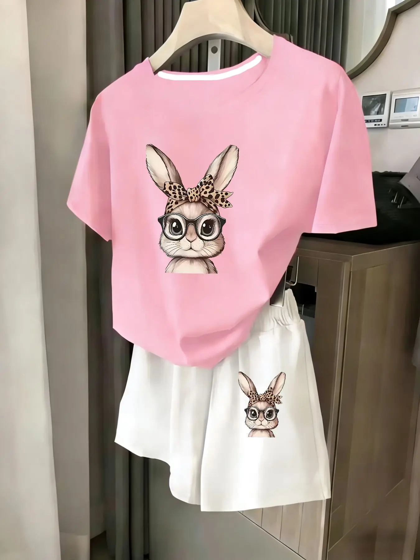 

Ladies 2-Piece Set Summer Beach Vacation Casual round Neck Short Sleeve Random Print T-Shirt Elastic Waist Shorts Suit Comfortab