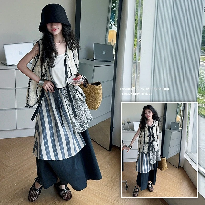 

Girls Summer Set 2025 New Fashion Girls Medium and Big Kids Embroidered Vest Suspenders Trend Three-Piece Set