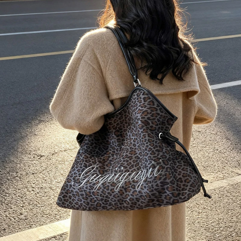 

Корейская большая сумка с леопардовым принтом, матовая сумка на плечо с завязками, женская сумка с двойным плечевым ремнем, большая вместительная сумка, магнитная большая сумка