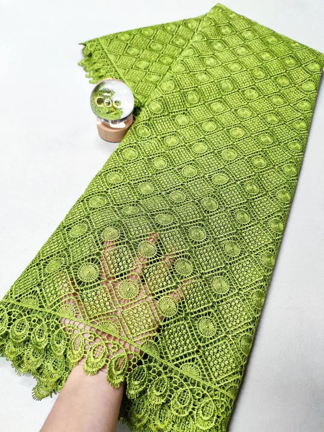 エレガントなレース生地 2025 ギピュール刺繍最新レース生地高品質 2025 5 ヤードコード紫色の素材ドレス A1096-1