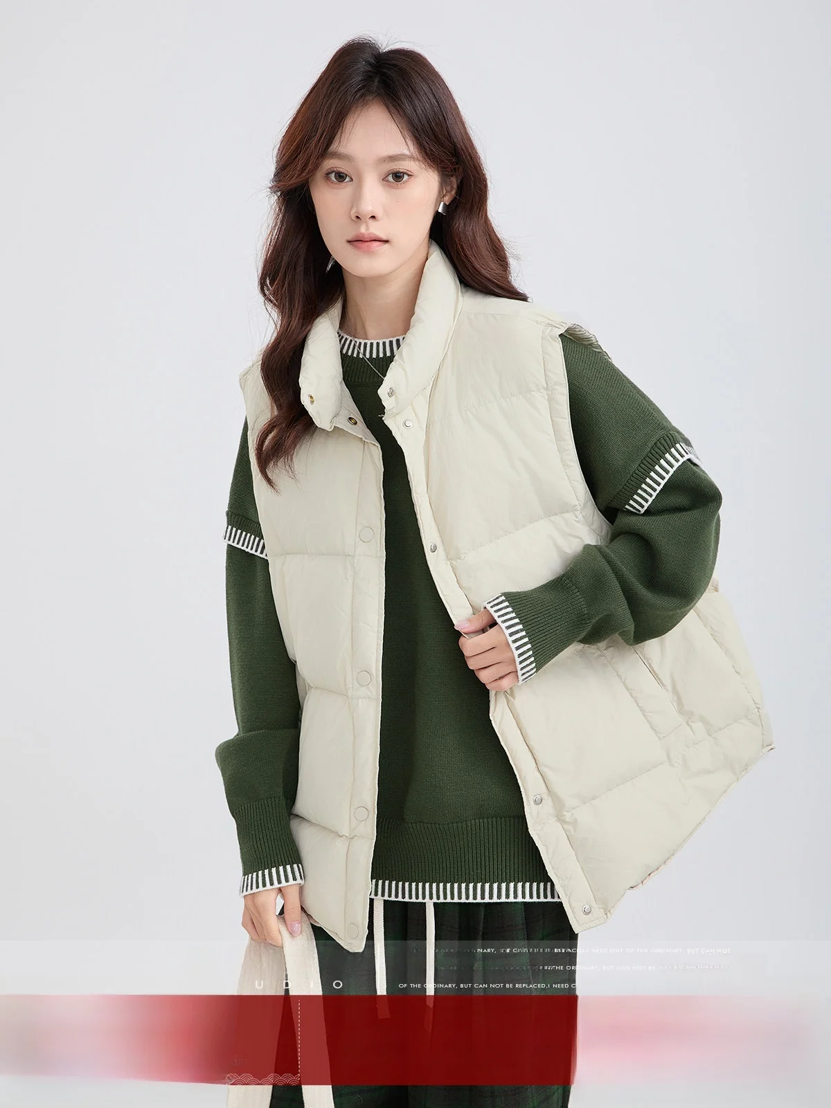 

MoZao, осень 2023, женский пуховый жилет с высоким воротником, мягкая верхняя одежда, облегающий слойный жилет для поездок на работу, деталь