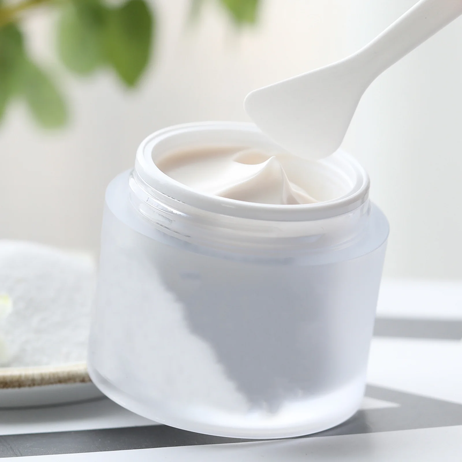 10Pcs Moon Shaped Makeup Spoons Premium Facial Cream Spatulas Eye Cream Spoon Beauty Scoop Makeup Spoon