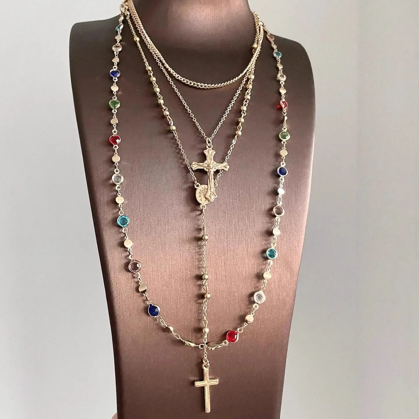 4-teiliges Set Charm-Strass-Kreuz Mehrschichtige Halskette für Frauen 2026 Trendige Bunte Ketten-Choker Hip-Hop Party Halsschmuck