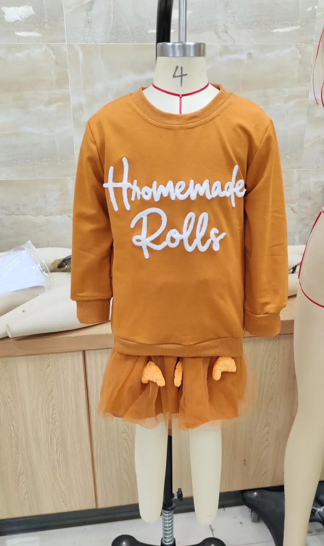 2027 Early Autumn Toddler Baby Girl Thanksgiving Outfit  Fashion Warmer Long Sleeve Sweatshirt and Tulle Skirt Baby's Sets