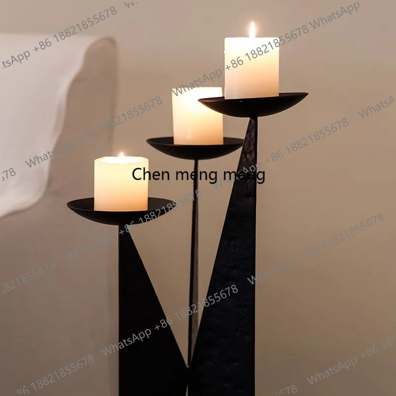 เชิงเทียนเหล็กดัดตั้งพื้นถึงเพดาน ของตกแต่งแบบจีนสมัยใหม่ สำหรับบ้านพักสไตล์โมเดิร์น ร้านเสื้อผ้า และการตกแต่งร้านค้า